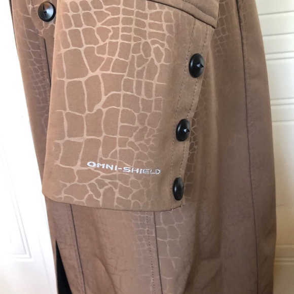 Colombia Soft Shell Trench coat - Picture 7 of 9